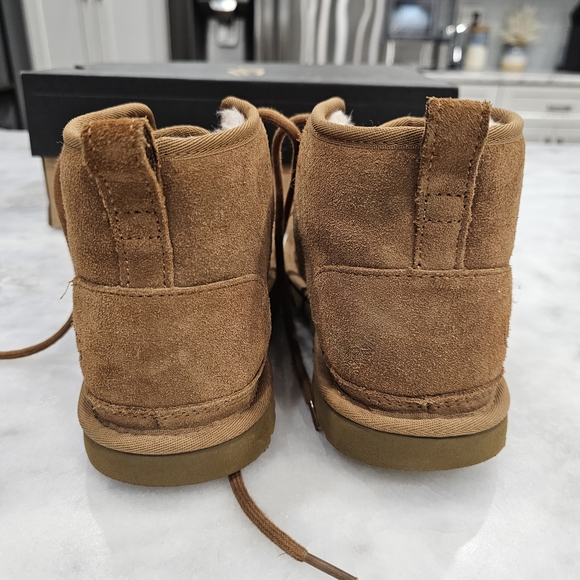 UGG Men's Tan Suede Chukka Boots - Picture 6 of 10